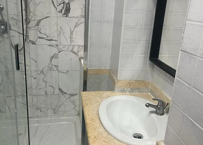 Guest House Gil - Rome Colosseum Area 4*